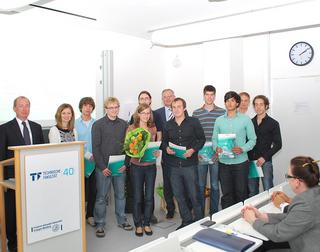 20名来自埃尔兰根 - 纽伦堡弗里德里希 - 亚历山大大学不同学科的工程专业学生被授予赛米控奖